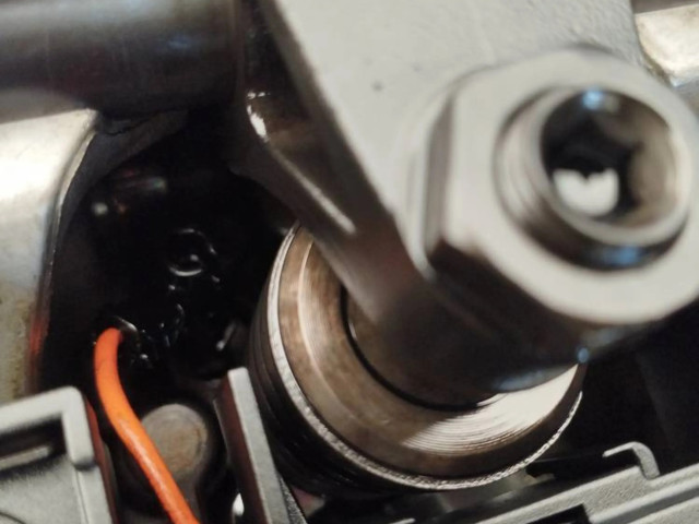 Vstřikovač    Dodge Caliber  pro naftový motor 2.0  