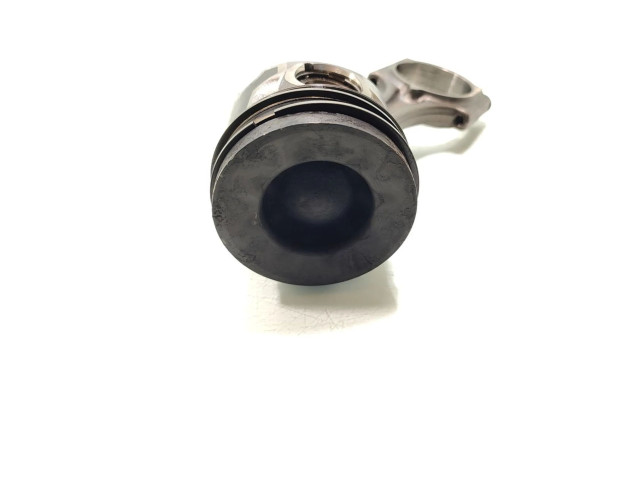  Поршень с шатуном D15DT(YH01)   Peugeot 5008  