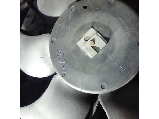 Вентилятор радиатора 214819914 Dacia Duster 1.5