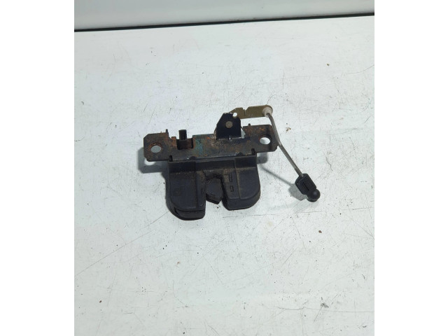 Zámek zadních dveří 2K0827505C Volkswagen Caddy 2006