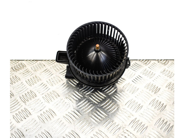 Вентилятор печки    4M1820021   Audi Q5 SQ5