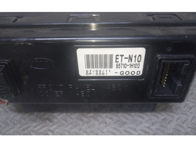 Дисплей 957101H100 KIA Ceed