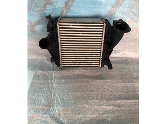 Интеркулер  4M0145804BT   Audi Q8 