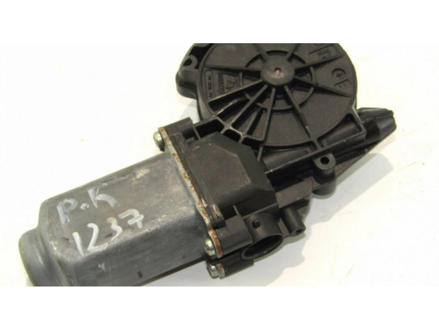 Передний двигатель механизма для подъема окон