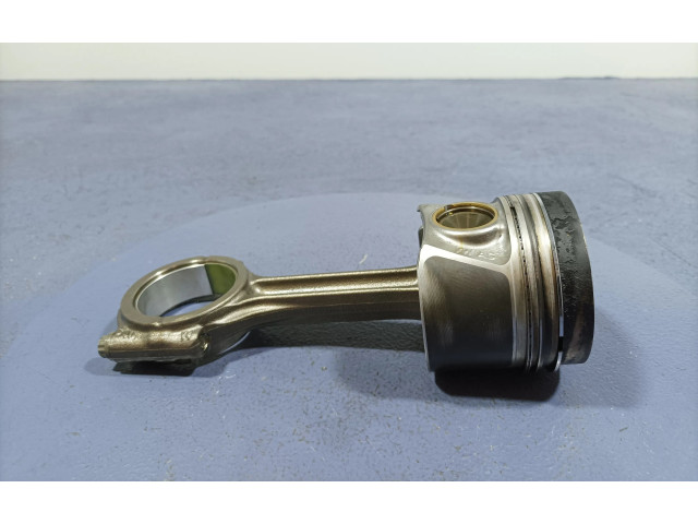 Поршень DFGA Skoda Superb B8 (3V)