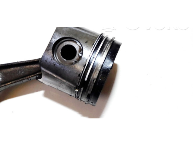 Поршень с шатуном Land Rover Freelander для дизельного двигателя 2.0