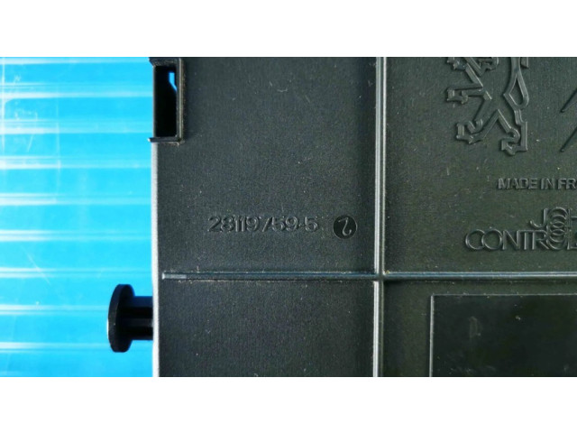 Блок предохранителей 281197595, 28119759 Peugeot 3008 I