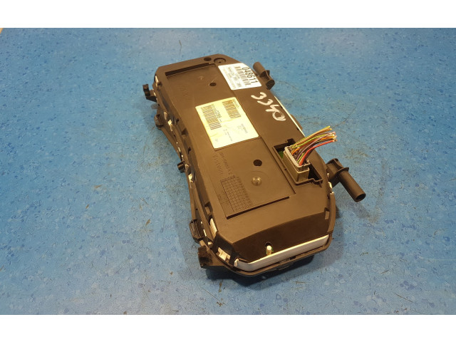 Панель приборов    Renault Clio III       