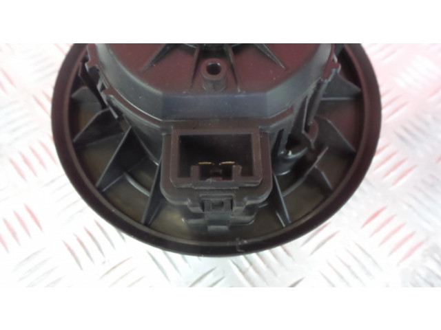 Вентилятор печки VP8E2H-18456-AA Ford Fiesta