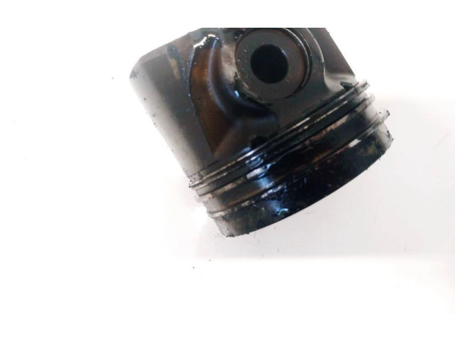  Поршень с шатуном    Volkswagen Caddy  