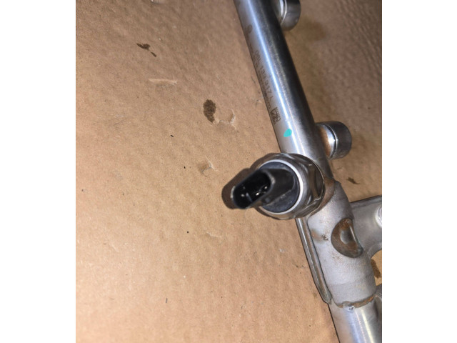 Vstřikovací lišta 06L133317L   Volkswagen Tiguan     