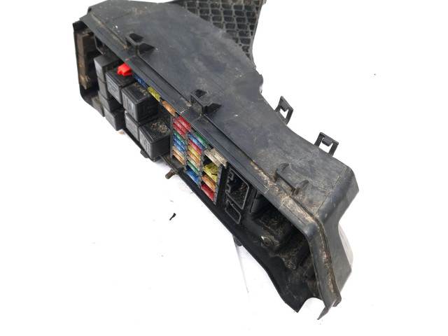 Блок предохранителей 9494210 Volvo V70