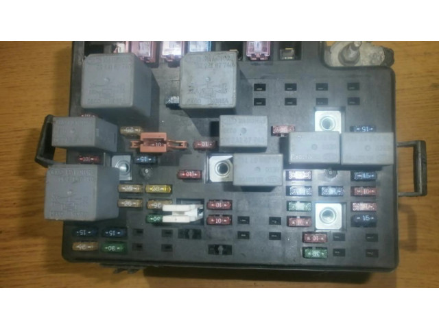 Pojistková skříňka KIA Rio 2002