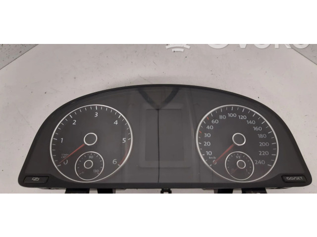 Панель приборов 1T0920861D   Volkswagen Touran II       