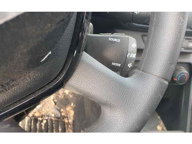 Руль Dacia Sandero   -  года       