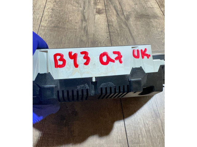 Přístrojová deska  Audi Q7 4L 2007   