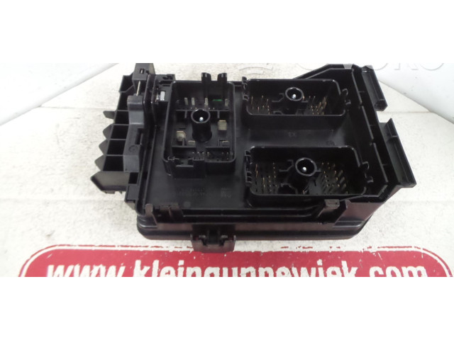 Блок предохранителей 39040849 Vauxhall Astra K