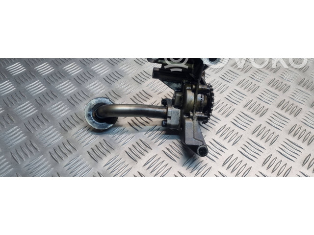 Масляный насос BKC 038115105C, D02813886 Volkswagen Jetta V