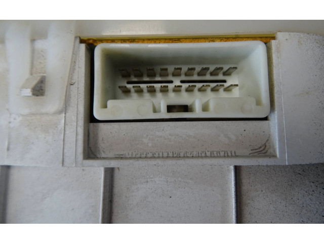 Панель приборов FDGE6VD Mazda 626