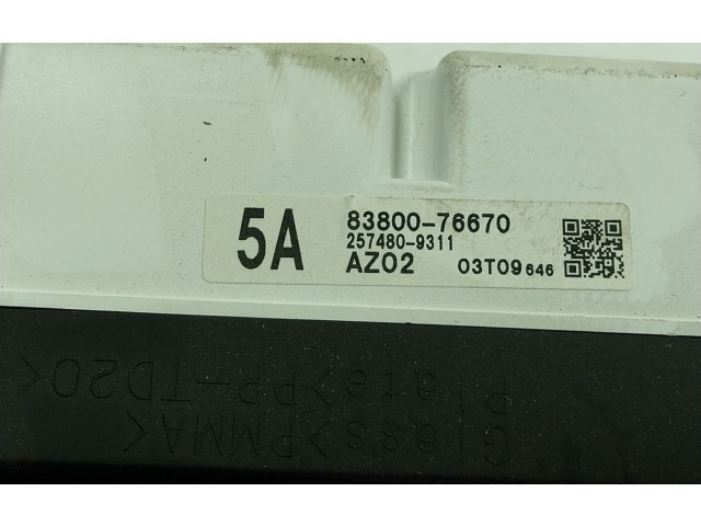 Přístrojová deska Lexus CT 200H 2016 8380076670, 8380076670