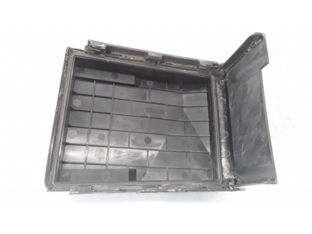 Крышка блока предохранителей 1K0937132F, 017180061 Audi A3 S3 A3 Sportback 8P