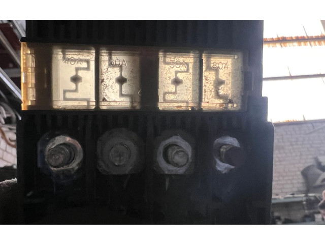 Блок предохранителей Mitsubishi Colt