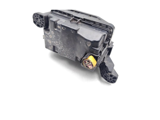 Блок предохранителей MR400709   Mitsubishi Outlander    