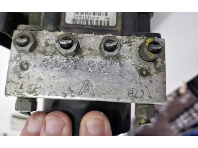 Блок АБС 0265237025, 6R0614117K   Skoda  Fabia Mk2 (5J)  2007 - 2014 года