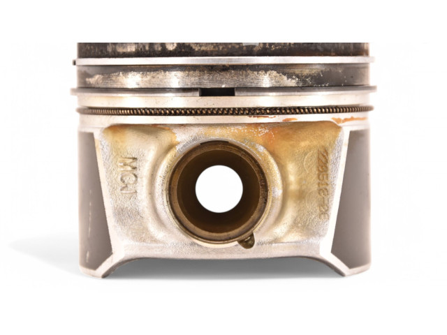  Поршень DDY DDYA DDYB 04L107065AR  Skoda Karoq  