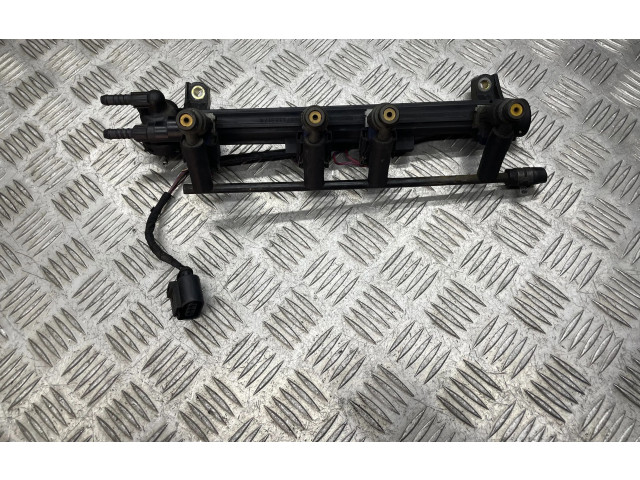 Топливная рампа 037133317N Volkswagen Golf III