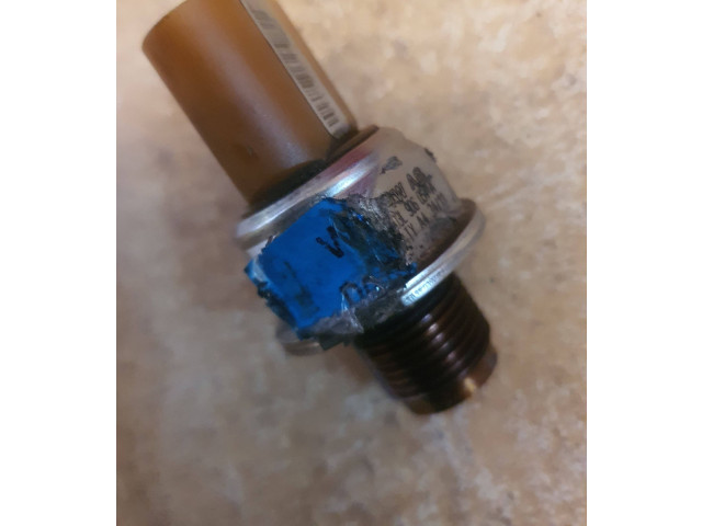 Топливная рампа 03L906054A, 4THA43411   Audi A3 S3 8P  