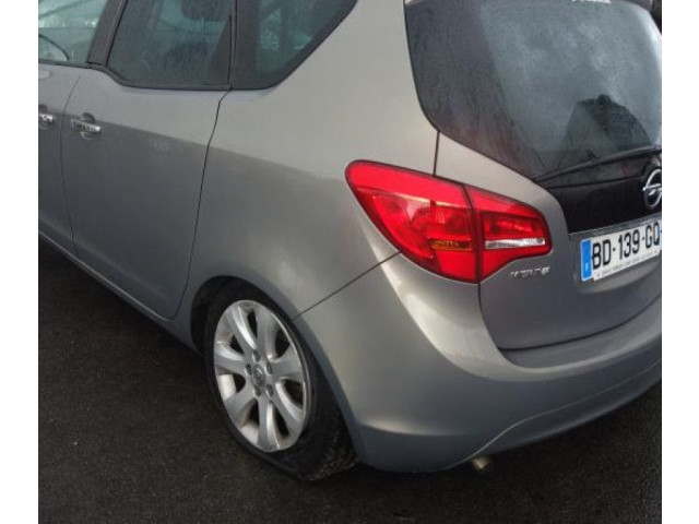 Панель приборов    Opel Meriva B       
