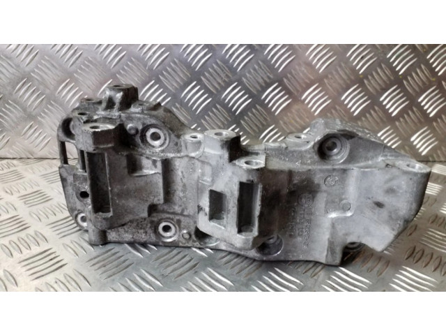 Кронштейн генератора