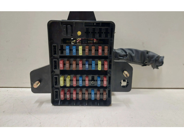 Блок предохранителей 8211008000 SsangYong Rexton