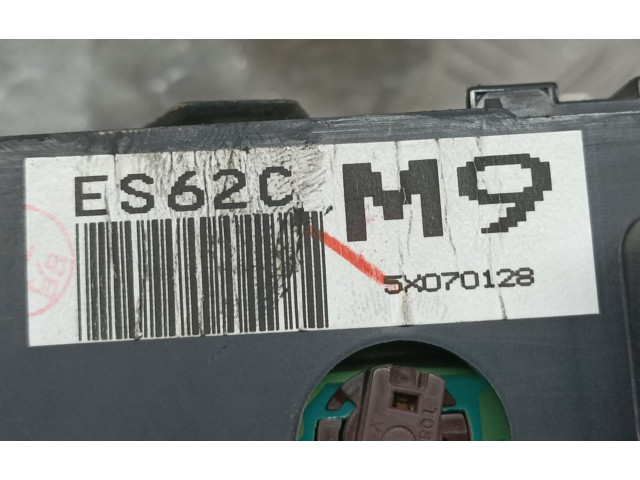 Přístrojová deska  Nissan X-Trail T30 2001 ES62CM9  