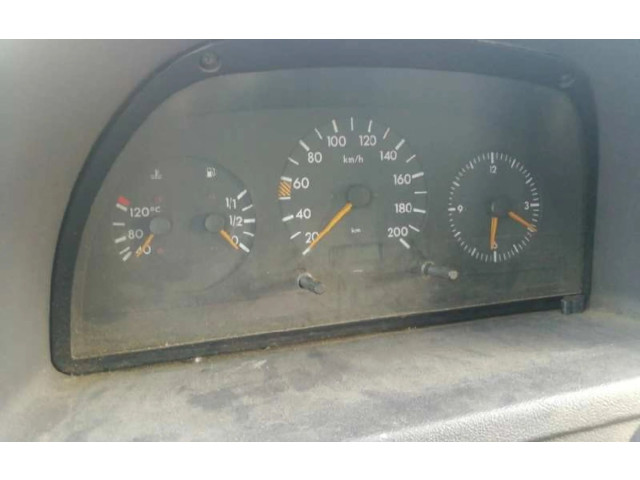 Přístrojová deska Mercedes-Benz Vito Viano W638 1999 110008850019