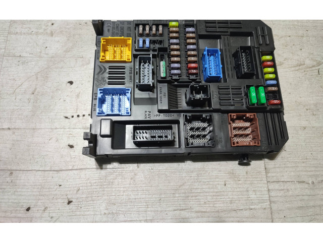 Блок предохранителей 9830707680 Peugeot 2008 II