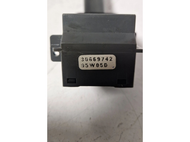 Ручка стеклоочистителей 30669742, 95W05D   Volvo V70