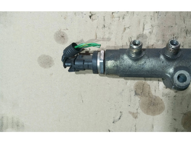 Топливная рампа 30757146, 002727   Volvo V70  