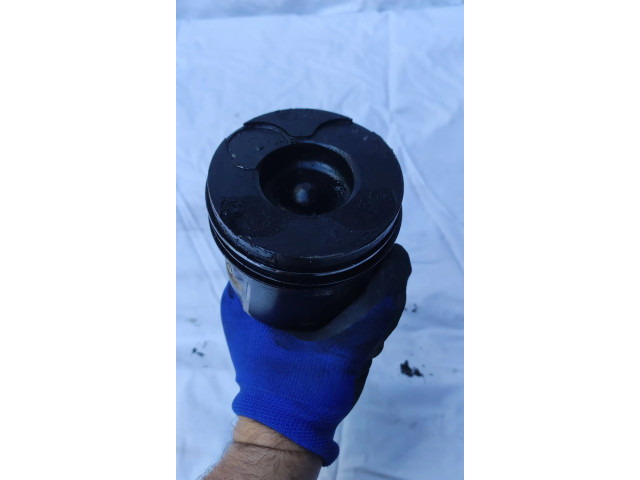  Поршень с шатуном    Jeep Cherokee III KJ для дизельного двигателя 2.8