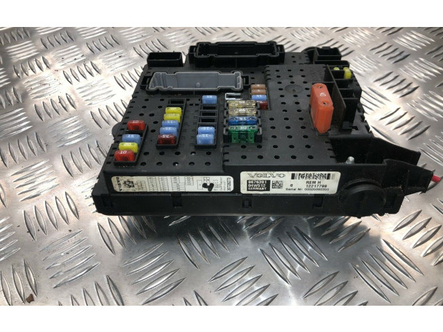 Блок предохранителей 12217799, 8676391 Volvo XC90