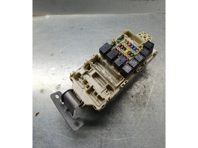 Блок предохранителей MR587655 Mitsubishi Grandis