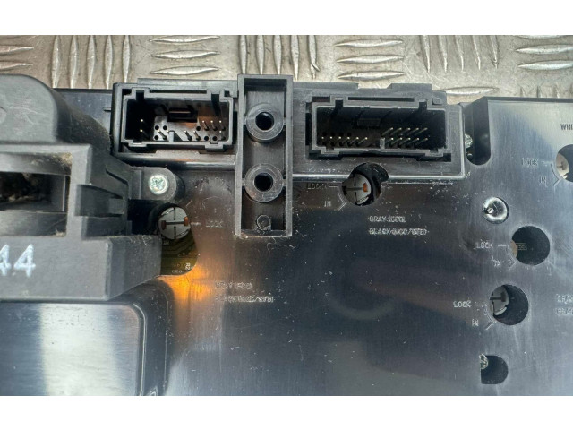 Блок управления климат-контролем 7923 Volvo S80