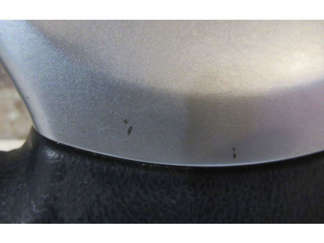 Volant Toyota Avensis T270 2012