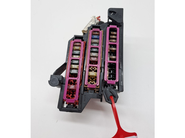 Блок предохранителей 8K0971845 Audi Q5 SQ5