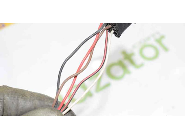 Zpětné zrcátko pravé Mercedes-Benz Vito Viano W638 1999  A6388100716, 5PINES  