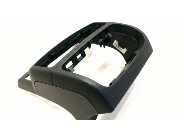 Другая центральная деталь консоли (туннеля)