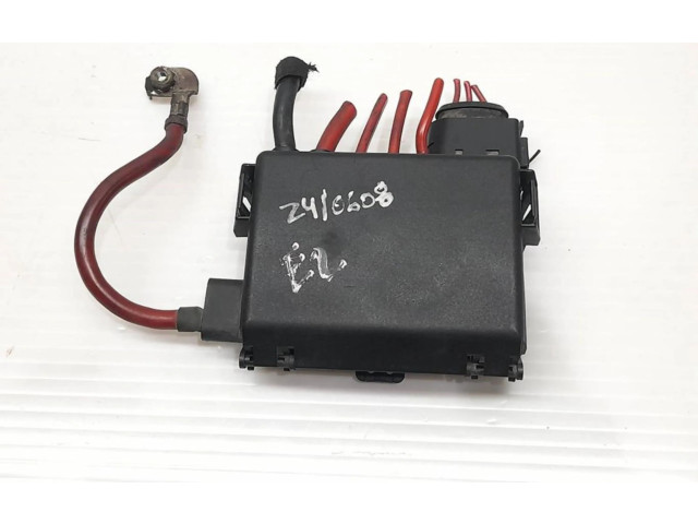 Блок предохранителей 1J0937550AB   Audi A3 S3 8L    