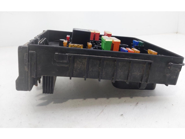 Блок предохранителей 1K0937125A   Volkswagen Jetta V    