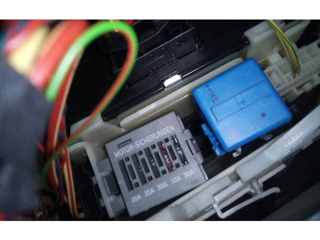 Pojistková skříňka Řídící jednotka BSM BMW X1 E84 2014